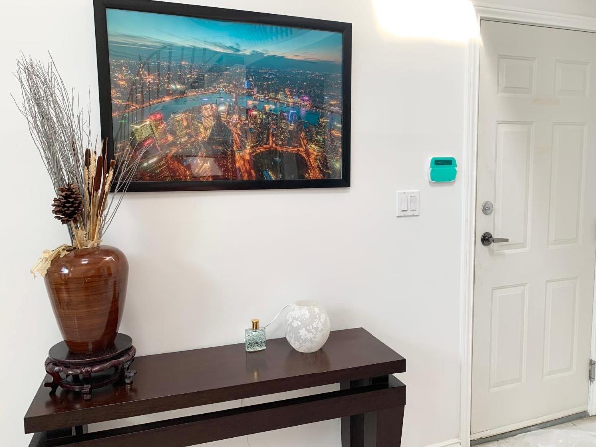 One Bedroom Queen Bed Sharing Washroom In Tiger Sweet House License## Ричмонд Экстерьер фото